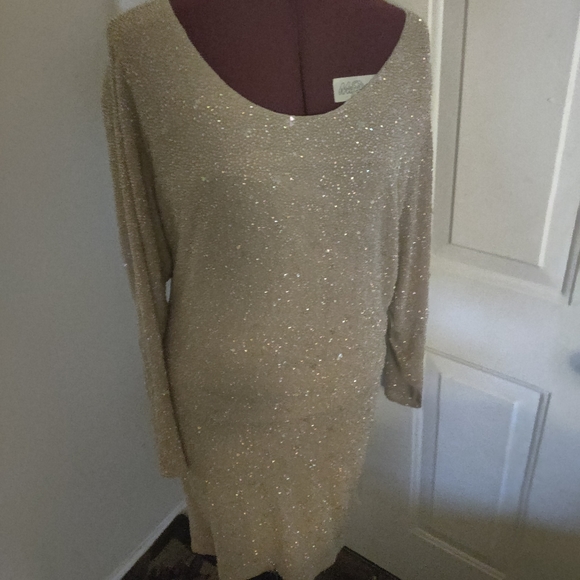 Dress - Picture 9 of 11